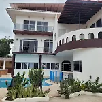 Hotel Casa Raymundo Suites