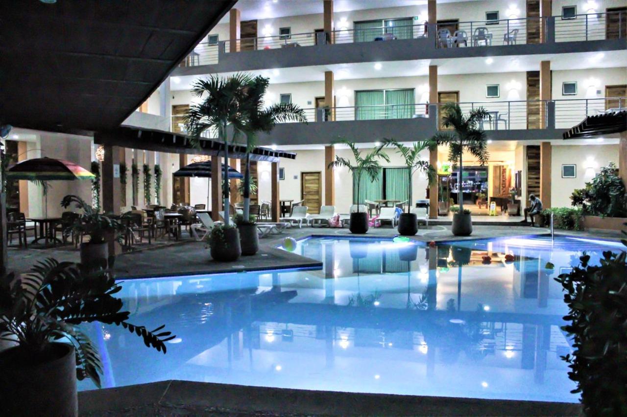 Hotel Aurora 3*