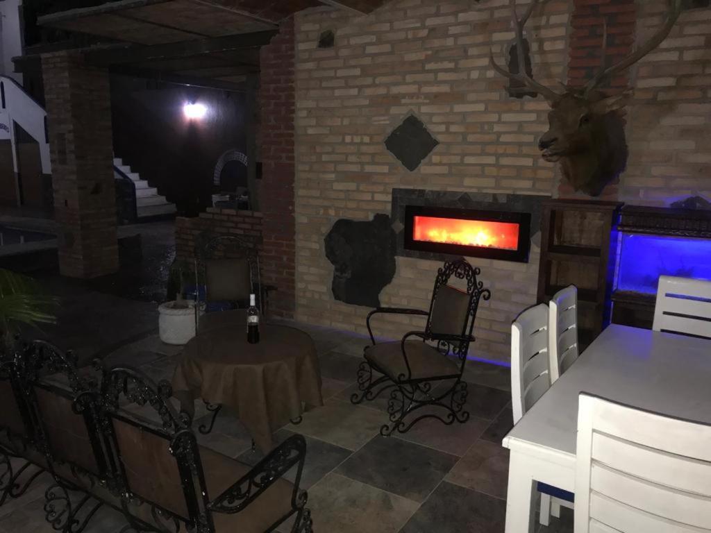 Y Casa Azul *