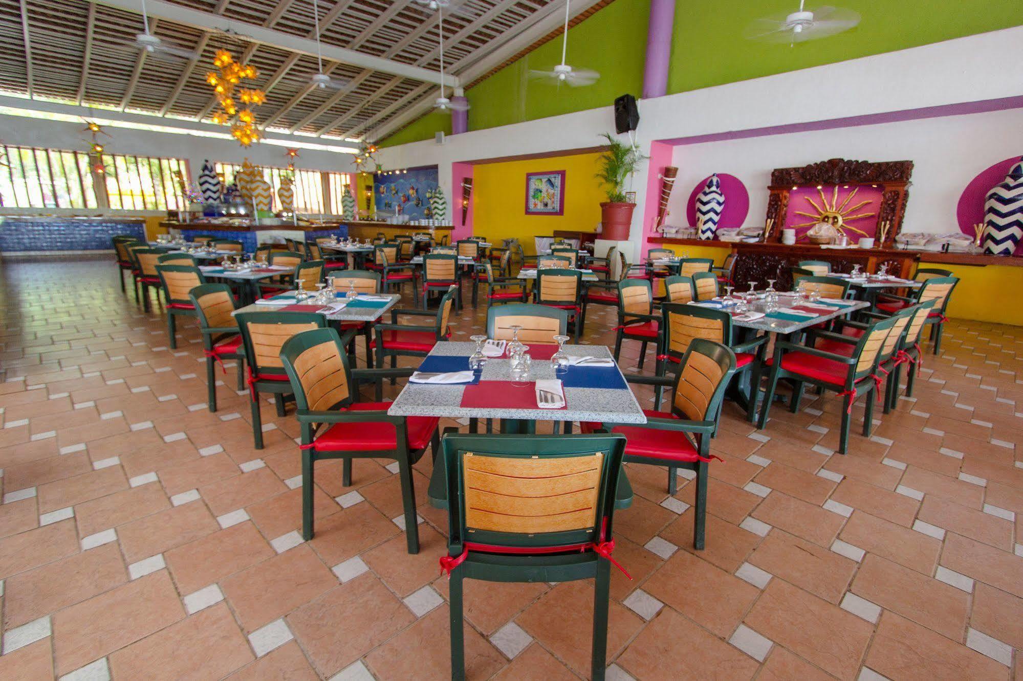 Decameron Cocos - Resort 3*
