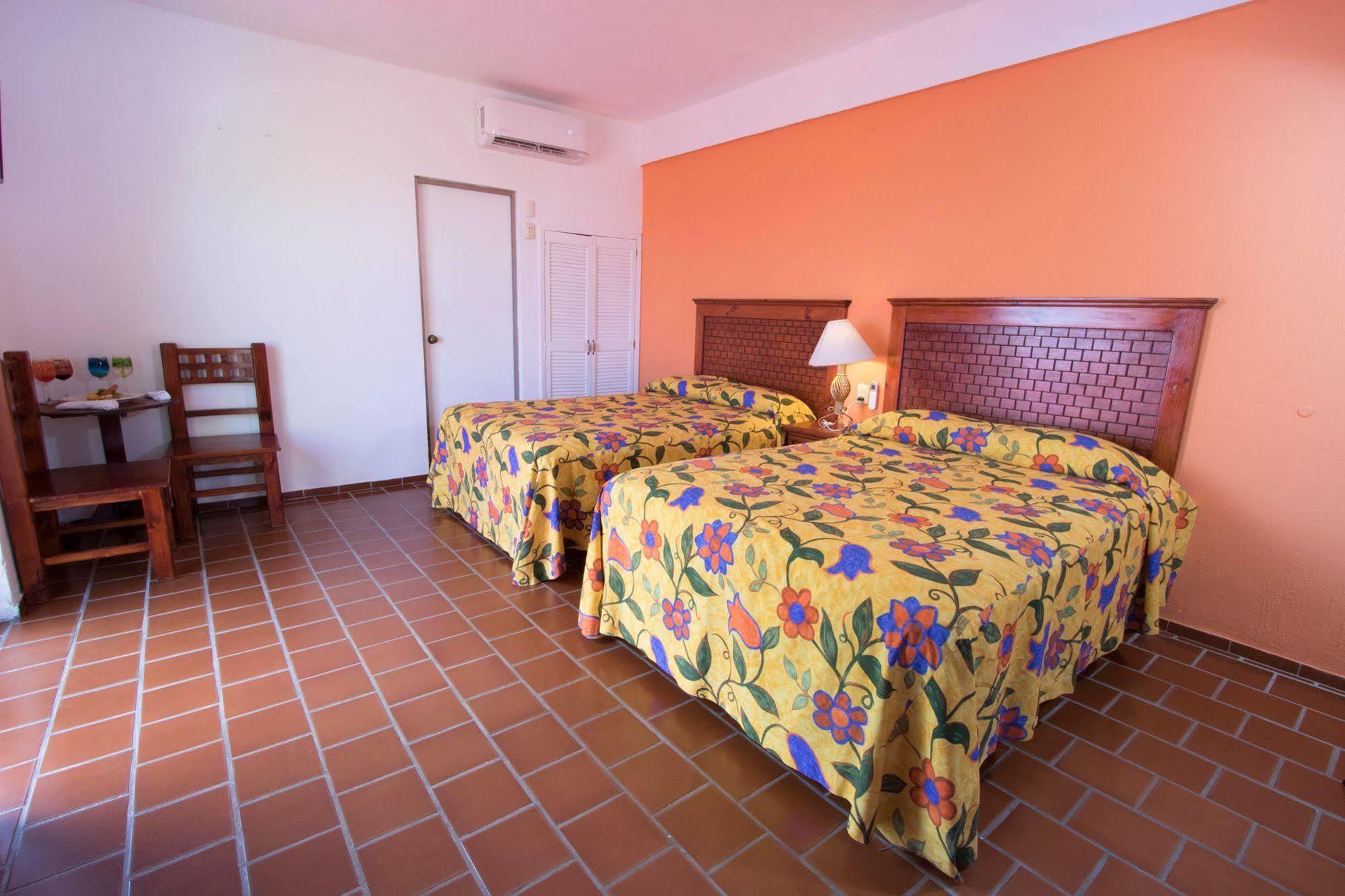 Resort Decameron Cocos - 3*