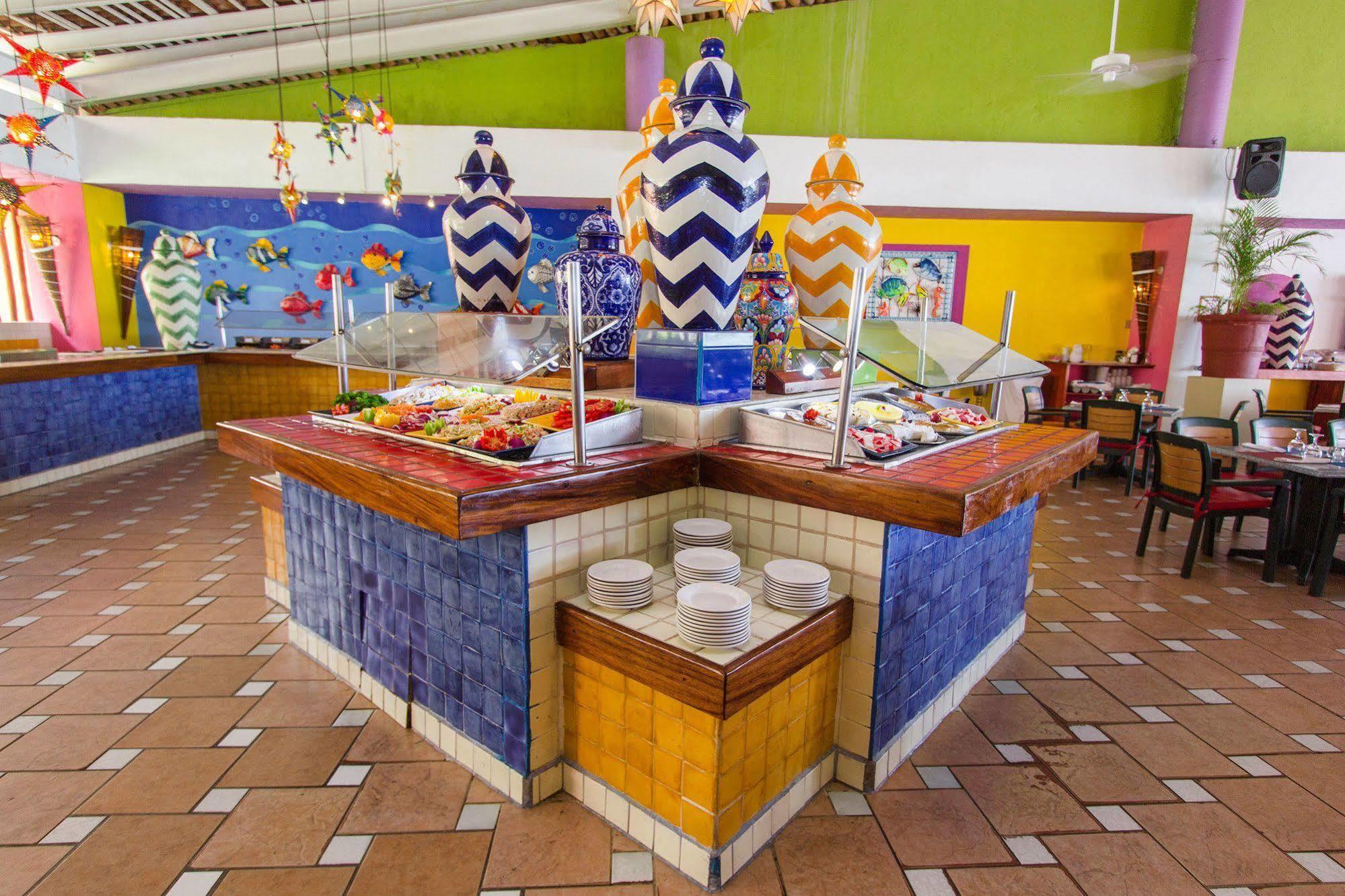 Decameron Cocos -