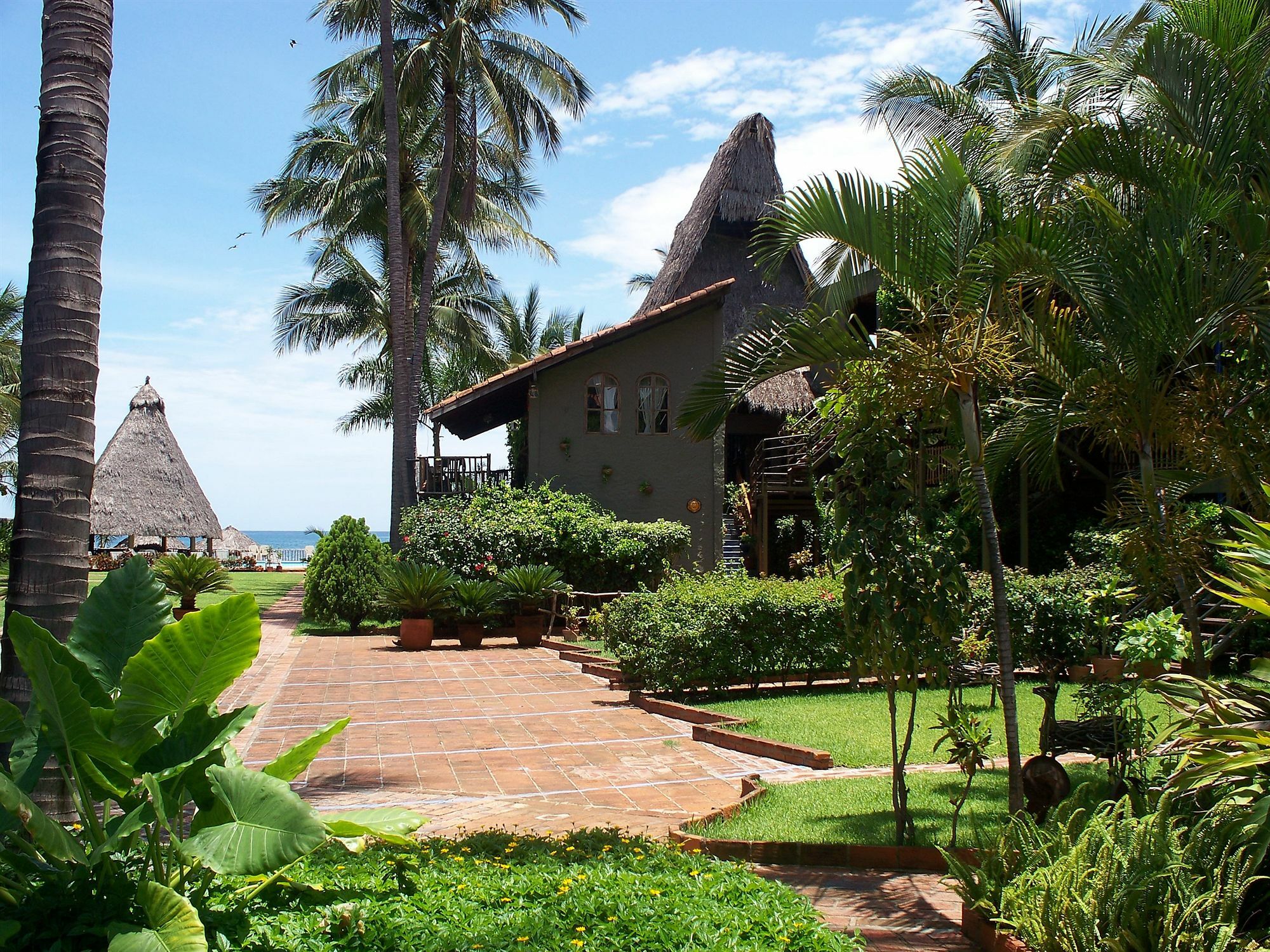 Hotel Cabanas Del Capitan 3*